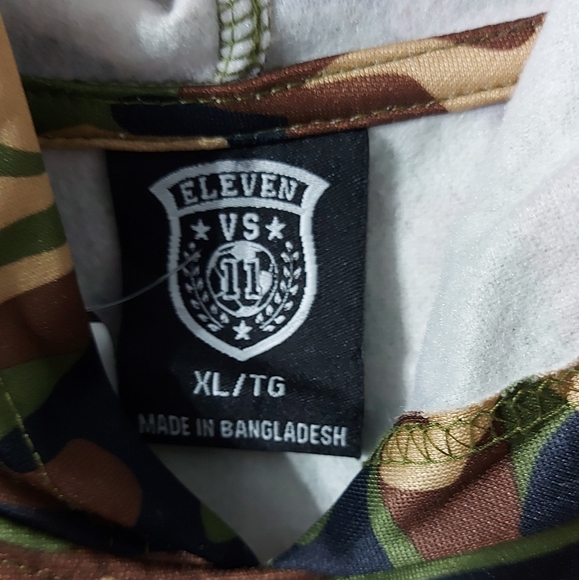 ELEVEN VS 11 sweaters hooded size X-Large boys Color camuflaje - Picture 4 of 5